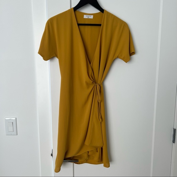 Babaton Aritzia Wallace Wrap Dress. - Picture 3 of 8